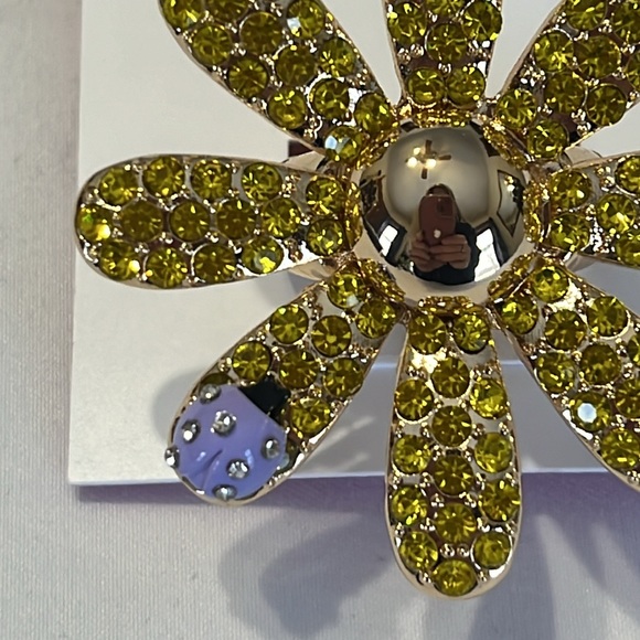 Betsey Johnson Daisy Ladybug Pave Crystal Cocktail Ring Stretchy NWT - Picture 4 of 5